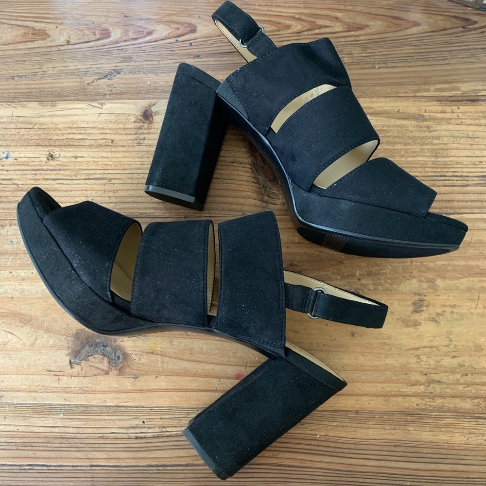 Naturalizer Freema Black Heels - Picture 2 of 6